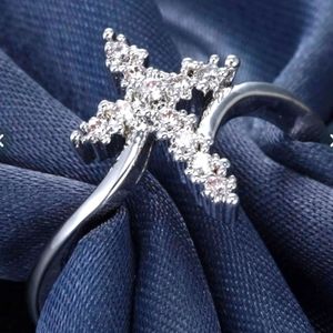 Diamond Cross ring NWOT